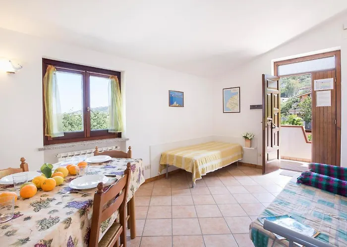 Stefania Santa Maria